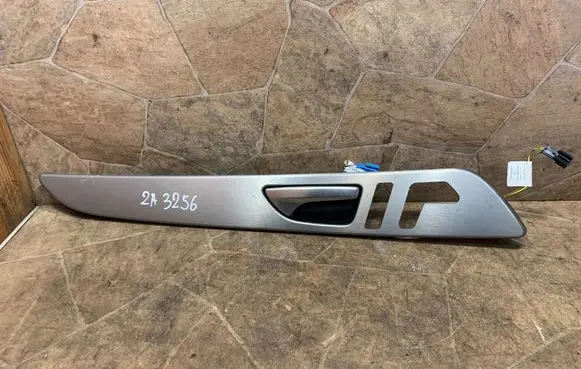 Mercedes-Benz GLE (W166 - C292) Front door card panel trim A1667600661