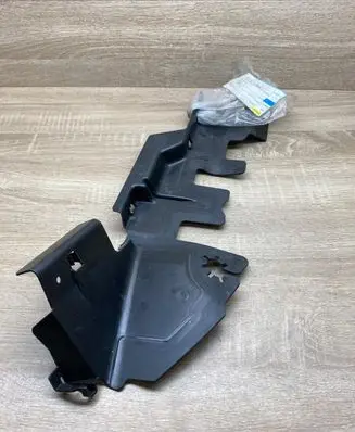 Volkswagen PASSAT B6 Intercooler air guide/duct channel 3C0121284