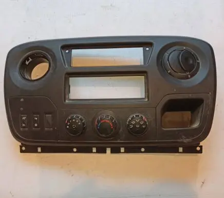 Renault Master III Dashboard center trim panel 682600025R 275700007R 5L7741100