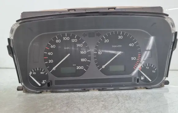Volkswagen Golf III Speedometer (instrument cluster) 1H0919860H 6160633044