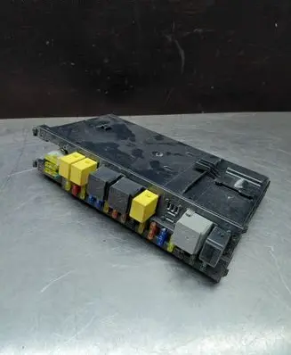 Mercedes-Benz E W211 Fuse box set 2115458701