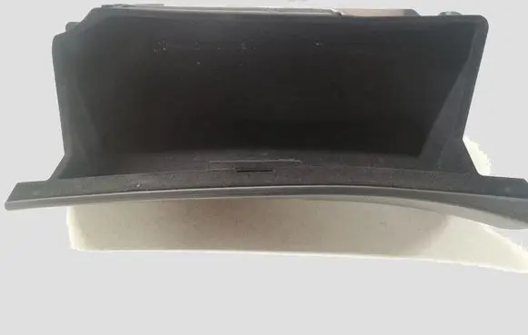 Toyota Avensis T250 Glove box 33126 5555005070