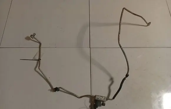 Toyota Yaris Air conditioning (A/C) pipe/hose 