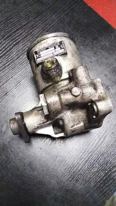 Mercedes-Benz 190 W201 Power steering pump 2014600580