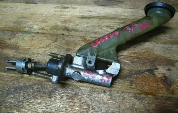 Acura Legend I Clutch master cylinder