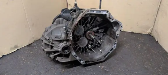 Renault Trafic III (X82) Manual 5 speed gearbox PF6040