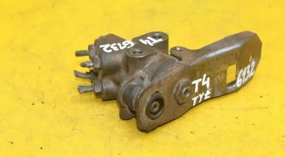 Volkswagen Multivan T4 Brake power pressure regulator 701612503A