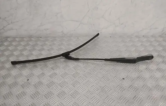 Front wiper blade arm