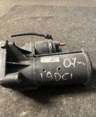 Renault Trafic II (X83) Starter motor D7R44 7711134792