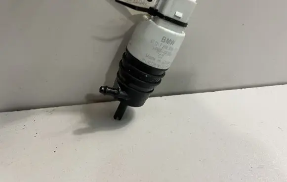 BMW X4 G02 Windscreen/windshield washer pump 7298309