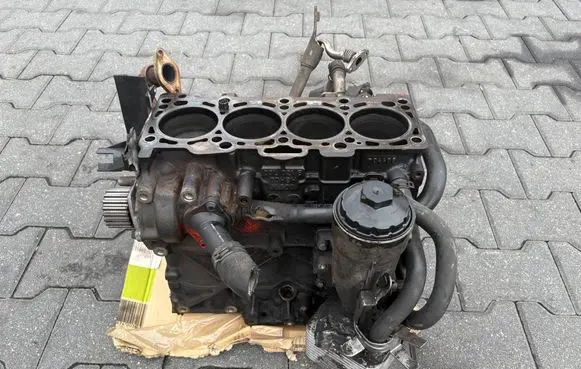 Volkswagen PASSAT B6 Engine block 03L100103