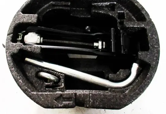 Skoda Fabia Mk2 (5J) Tool set 
