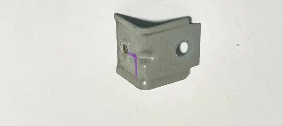Volkswagen Golf VII Fender mounting bracket 5G0809471 22975
