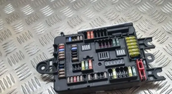 BMW 1 F20 F21 Fuse module 926111102 10688710 19180000001