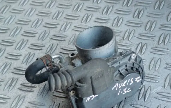 Toyota Auris 150 Throttle valve 2203047010 142005L28 6L031190