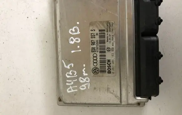 Audi A4 S4 B5 8D Engine control unit/module 8D0907557S 0261204183