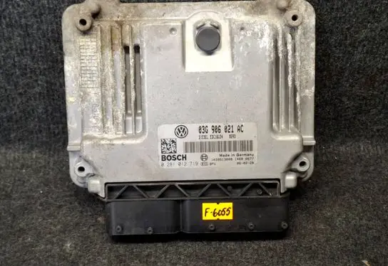 Volkswagen PASSAT B7 Engine control unit/module 03G906021AC 0281012719