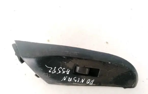 Nissan Almera N16 Electric window control switch
