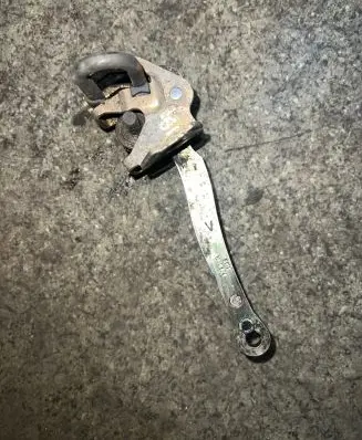 BMW 5 E34 Front door check strap stopper 1938876