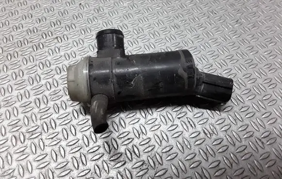 Subaru Legacy Windscreen/windshield washer pump