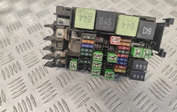 Volkswagen Jetta VI Fuse module 5C0937819K