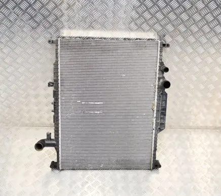Land Rover Discovery 4 - LR4 Coolant radiator AH328005BA