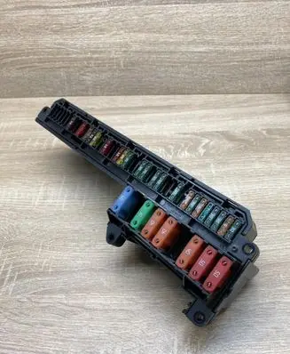 BMW 5 E60 E61 Fuse box set 6957330 18917