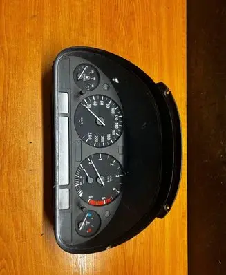 BMW 5 E39 Speedometer (instrument cluster) 88311242