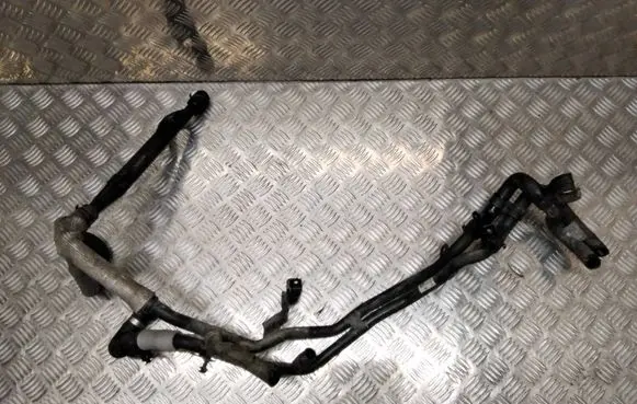Volkswagen Touareg II Engine coolant pipe/hose 7P6121070AJ
