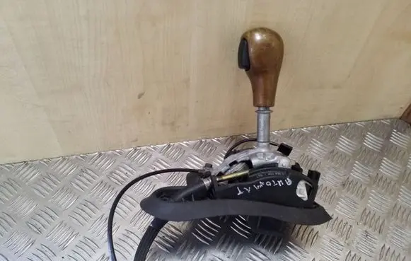 BMW 3 E46 Gear shifter/selector LSG1423830C