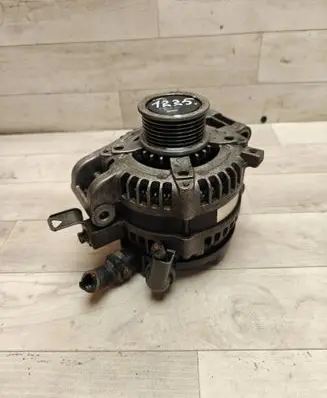 Toyota Avensis T250 Generator/alternator 