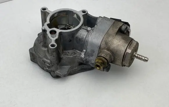Audi A3 S3 8V Fuel injection high pressure pump 06L145100F 141216 02645