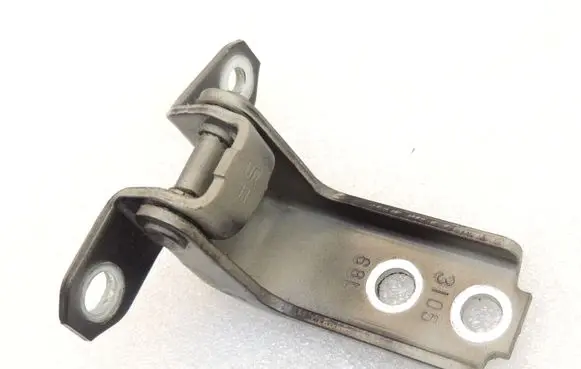 Suzuki SX4 S-Cross Front door upper hinge 6931068LA0
