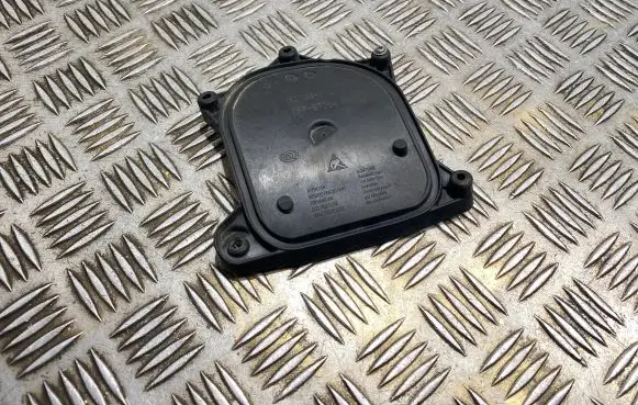Headlight/headlamp dust cover