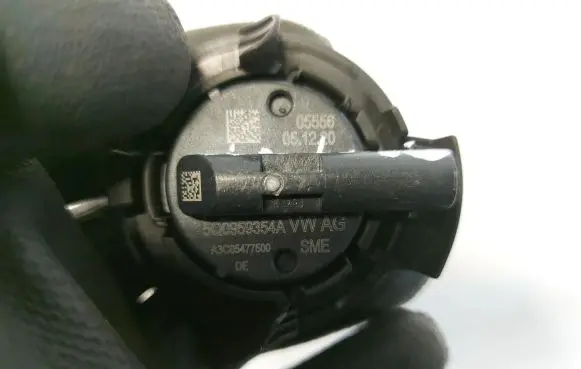 Volkswagen Tiguan Airbag deployment crash/impact sensor 5Q0959354A