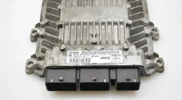 Ford Focus Engine control unit/module 6M5112A650YB