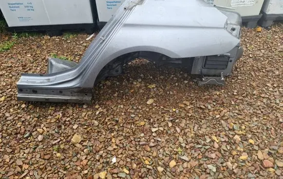 BMW 6 F06 Gran coupe Rear quarter panel 
