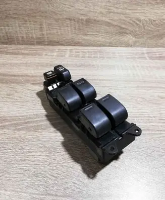 Toyota Prius (XW20) Electric window control switch 8482047012 515358