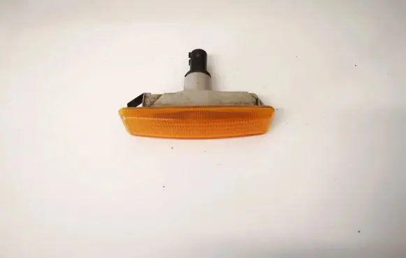 BMW 5 E39 Front fender indicator light 8360589