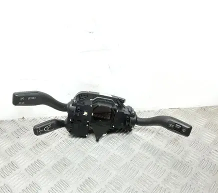 Wiper turn signal indicator stalk/switch