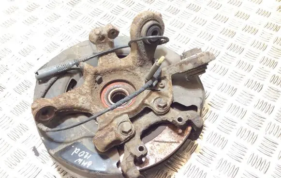 Rear wheel hub