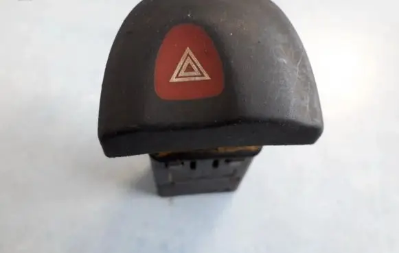 Renault Megane I Hazard light switch