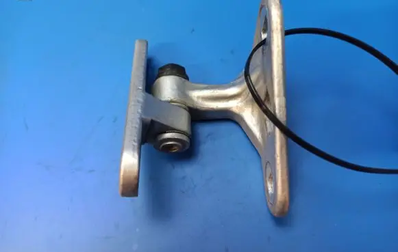 Mercedes-Benz E W211 Front door upper hinge