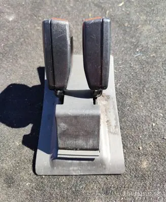 Mini One - Cooper R50 - 53 Rear seatbelt buckle 5321261 7055957