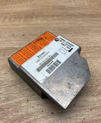 BMW 5 E39 Airbag control unit/module 8374799