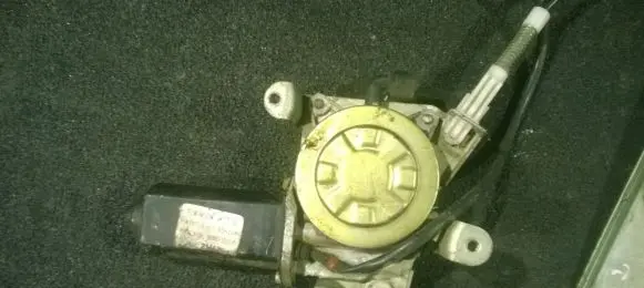 Hyundai Lantra I Rear door window regulator motor 9881033000