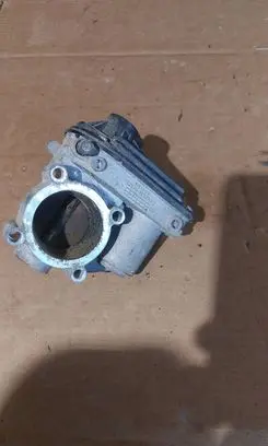 Ford Focus Throttle valve VR2S6U9E927FC
