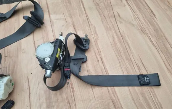 Renault Clio III Front seatbelt 34054602B