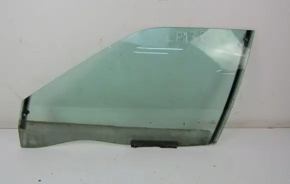 Audi 80 90 S2 B4 Front door window glass four-door 