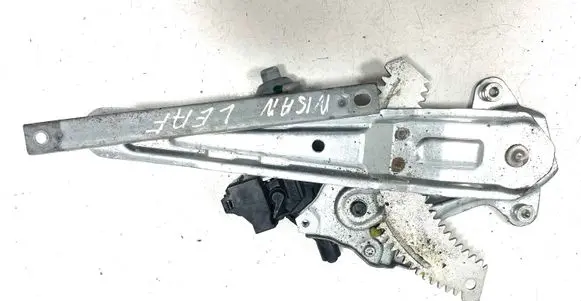 Nissan Leaf I (ZE0) Rear door window regulator motor 82731DV01B 404110